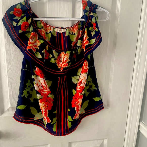 Off-The-Shoulder Floral Top - Picture 1 of 3